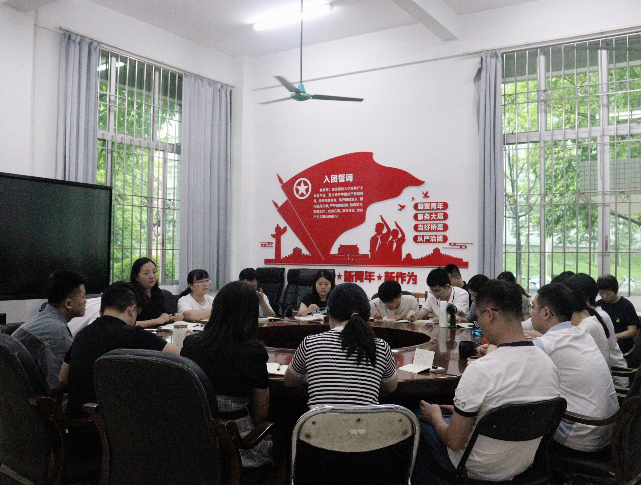 邓校发言.jpg